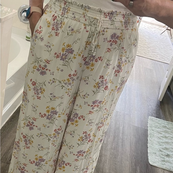 Floral pants - Picture 2 of 9